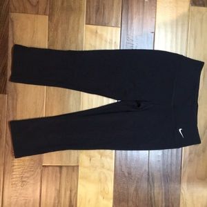 Black cropped leggings